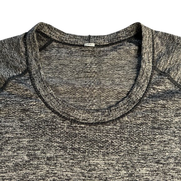 CRZ Yoga Gray Athletic T Shirt Short sleeve.  Stretchy Crew Neck Size Women's M - Picture 3 of 4